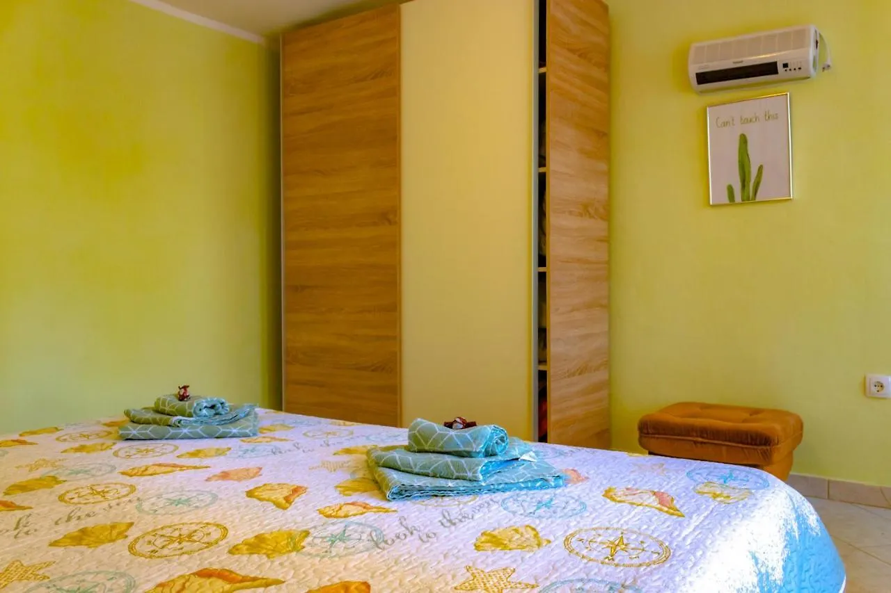Vacation Home Grill & Chill With 350M2 Garden With Bbq Novi Vinodolski Apartment