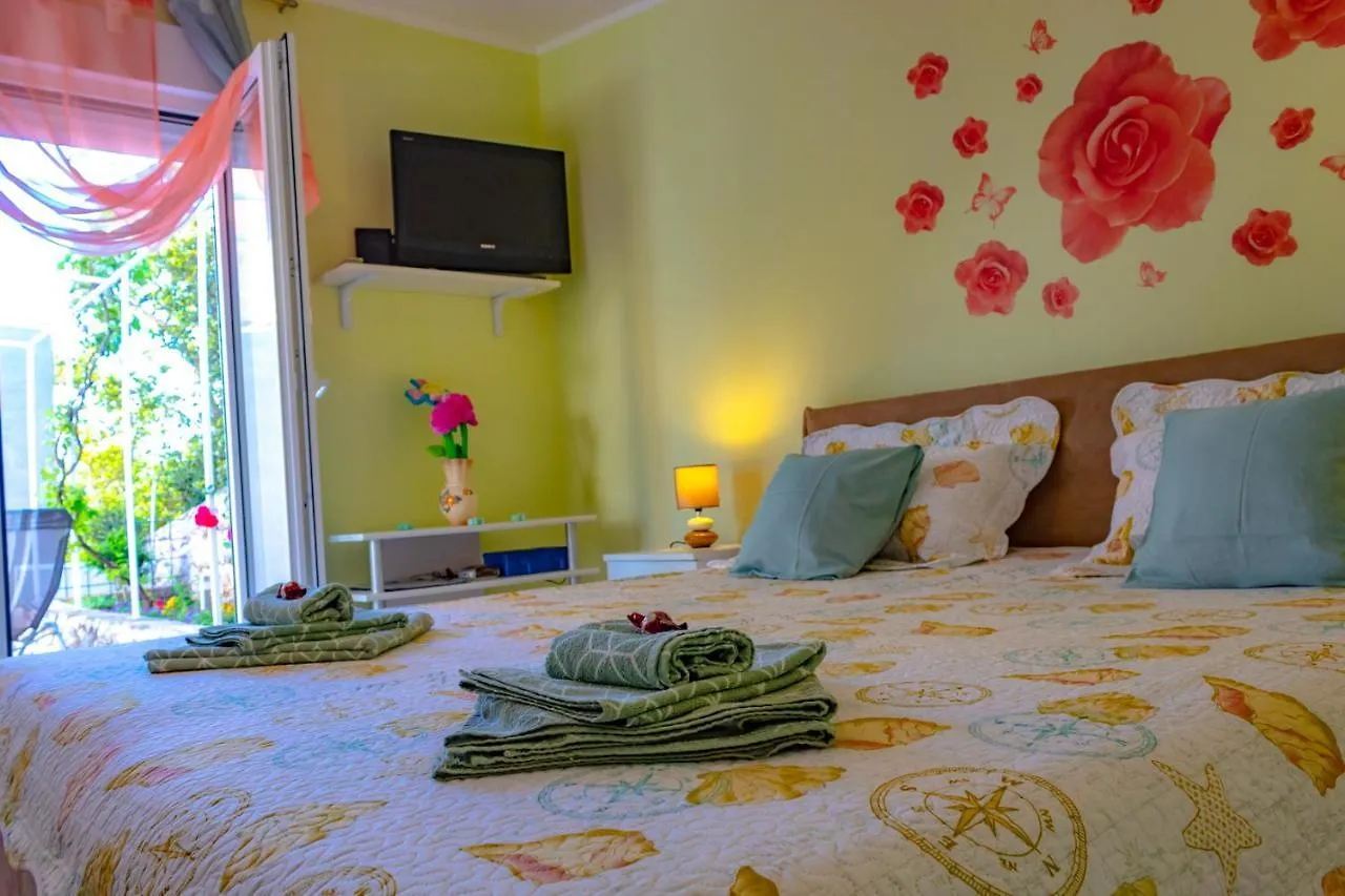 Apartmán Vacation Home Grill & Chill With 350M2 Garden With Bbq Novi Vinodolski