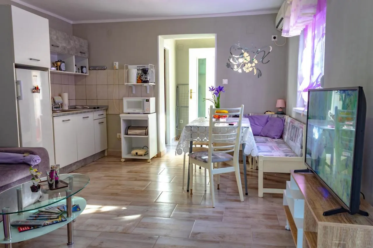 Apartment Vacation Home Grill & Chill With 350M2 Garden With Bbq Novi Vinodolski