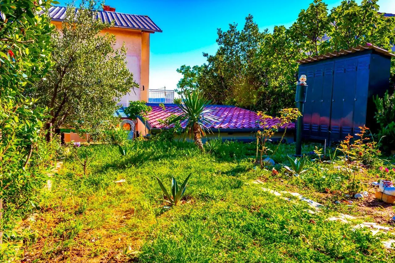 Apartment Vacation Home Grill & Chill With 350M2 Garden With Bbq Novi Vinodolski Croatia